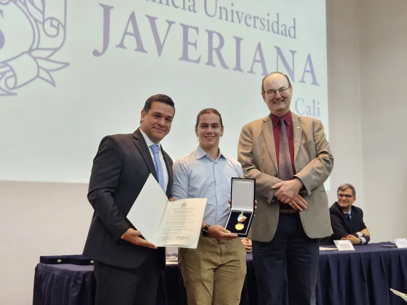 Cruz San Pedro Claver: 25 estudiantes reconocidos por sus calidades humanas y espíritu javeriano